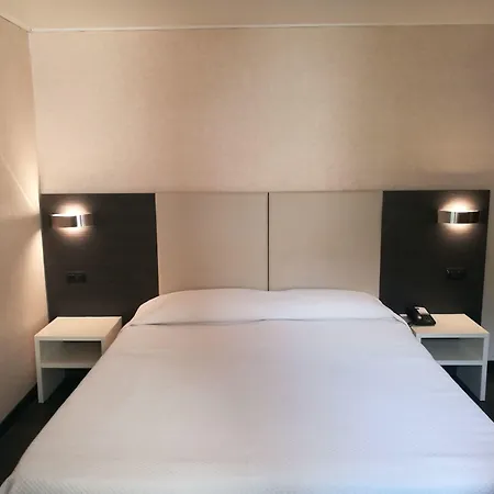 Alfred Monaco - Rénové Hotel 3*