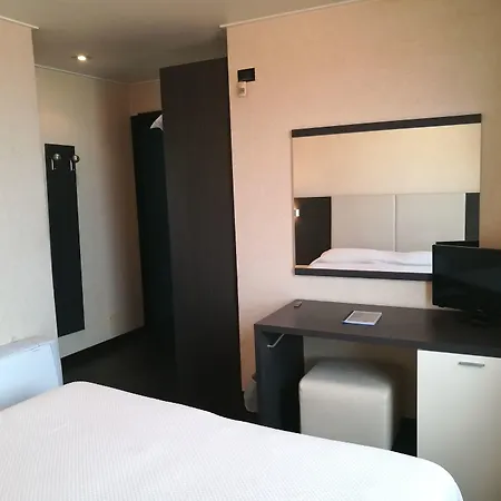 Alfred Monaco - Rénové Hotel 3*