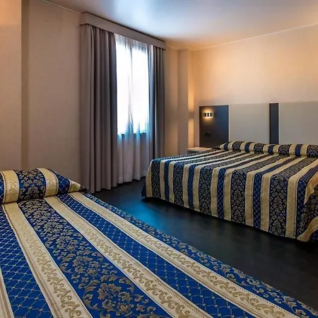 Alfred Monaco - Ex Forum - Renove Hotel