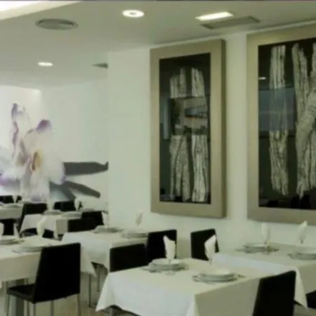 Alfred Monaco - Ex Forum - Renove Hotel 3*